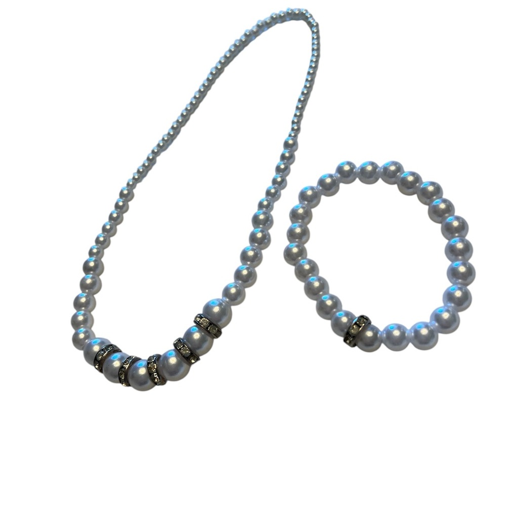 Little girls faux pearl bracelet and necklace set